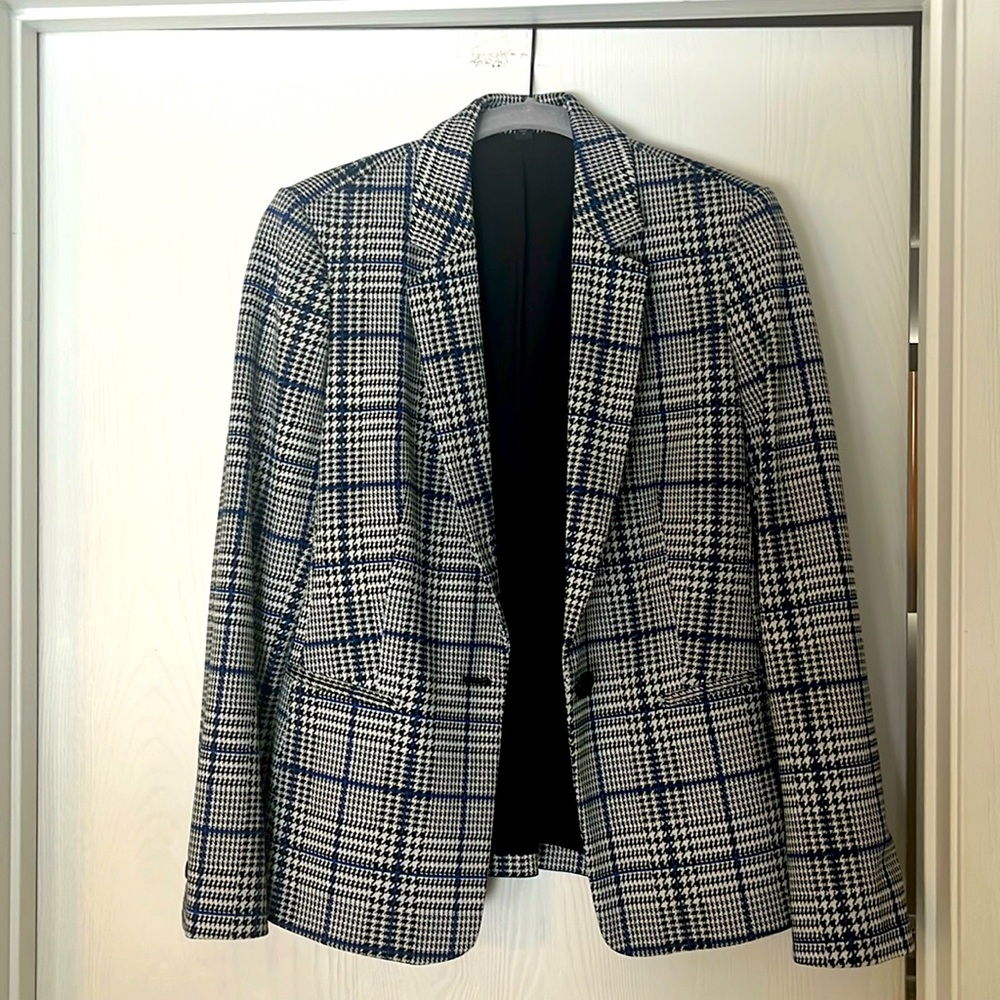 Fitted Tweed Blazer